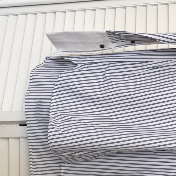 Button down shirt - Picture 2 of 5